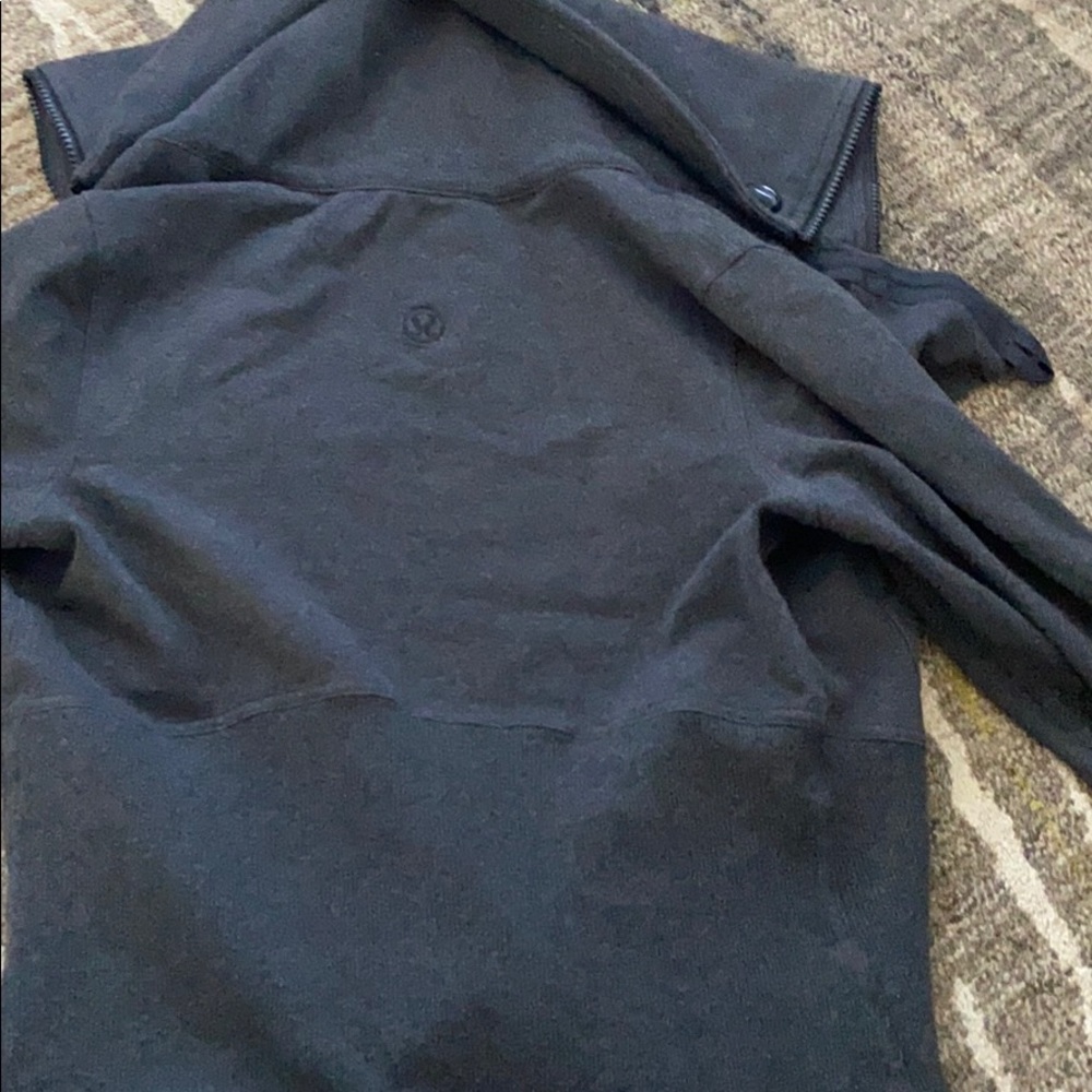 lululemon jacket - Picture 4 of 4